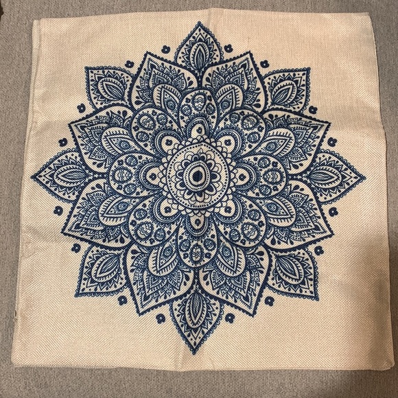 Three throw pillow covers - Picture 2 of 3